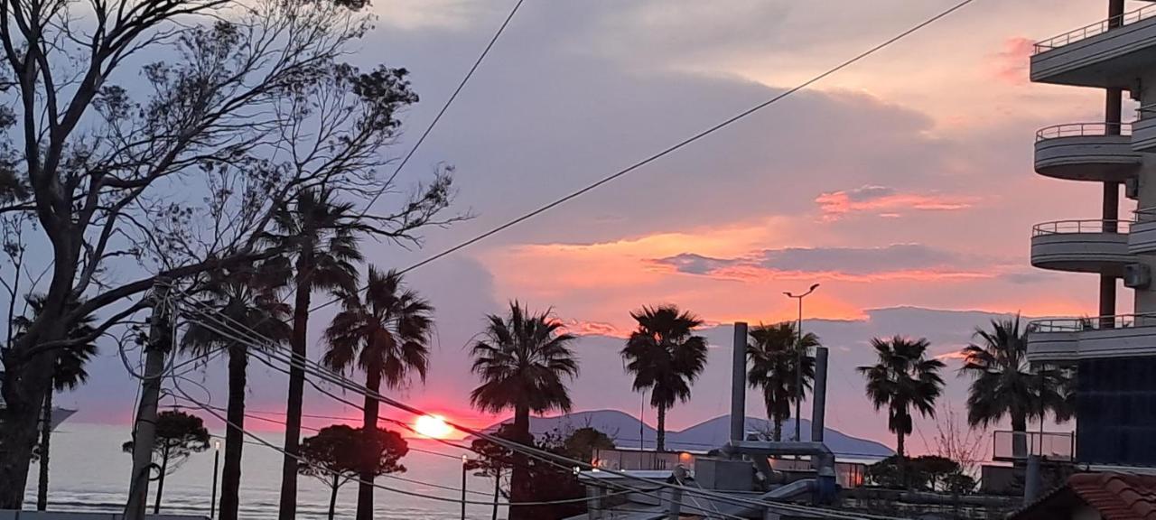 Hotel Noel Vlorë エクステリア 写真