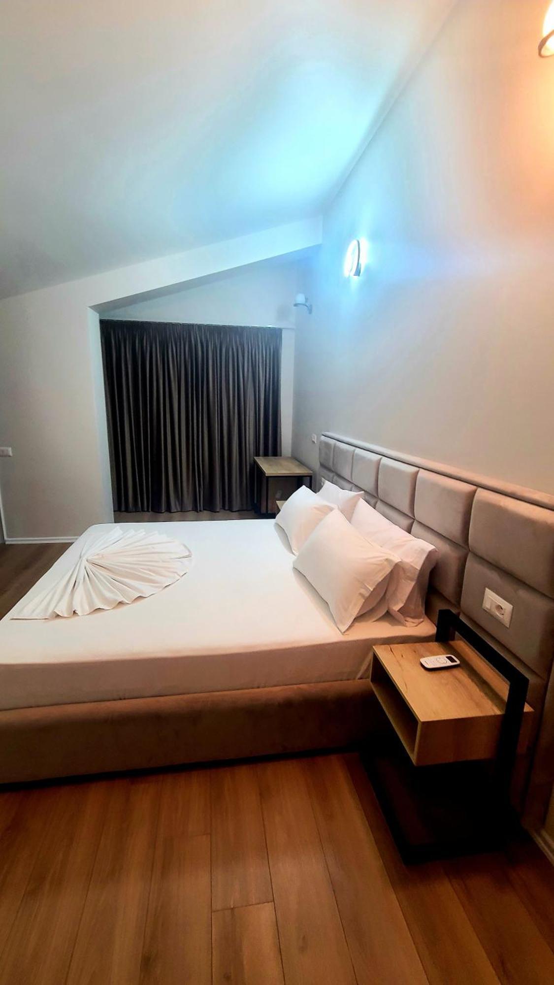 Hotel Noel Vlorë エクステリア 写真