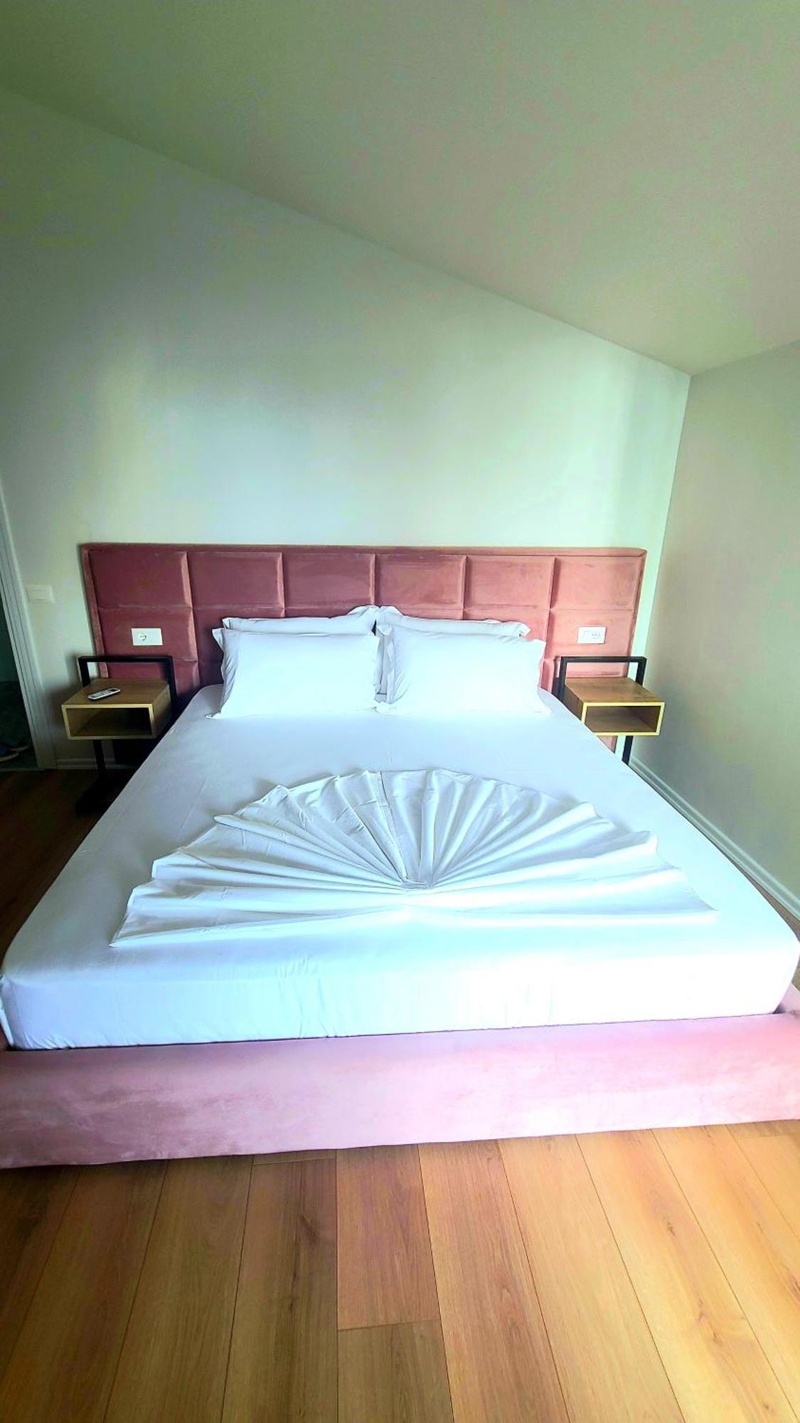 Hotel Noel Vlorë エクステリア 写真