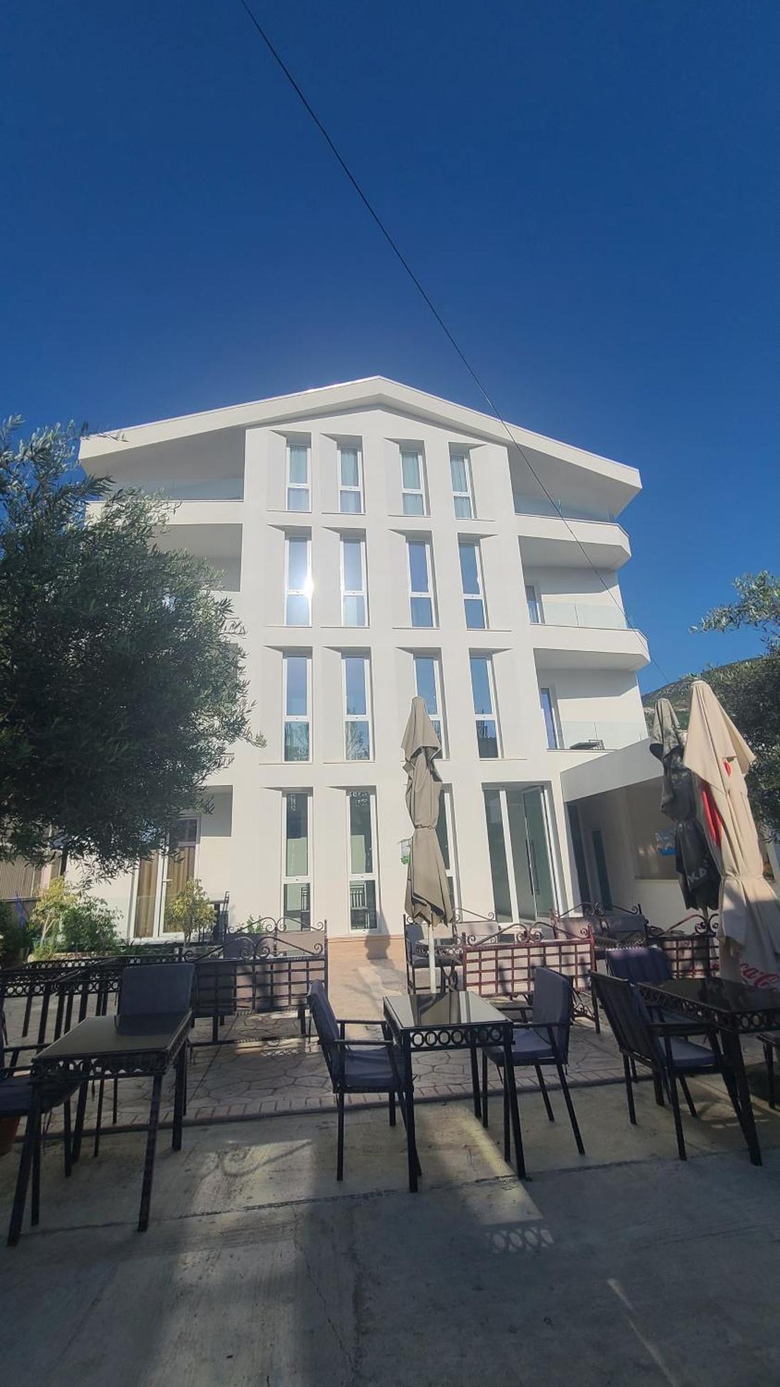 Hotel Noel Vlorë エクステリア 写真